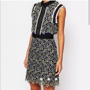 Self-Portrait Eleina sculpted mesh daisy mini dress size 4